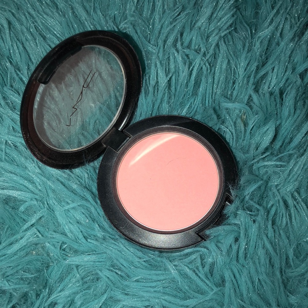 Limited edition MAC Blush in royal sunset